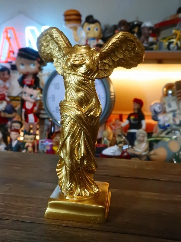 サモトラケのニケ ゴールド オブジェ インテリア 彫刻 石像 ルーブル美術館 ナイキのウィングモデル 金運アップ？勝利の女神
