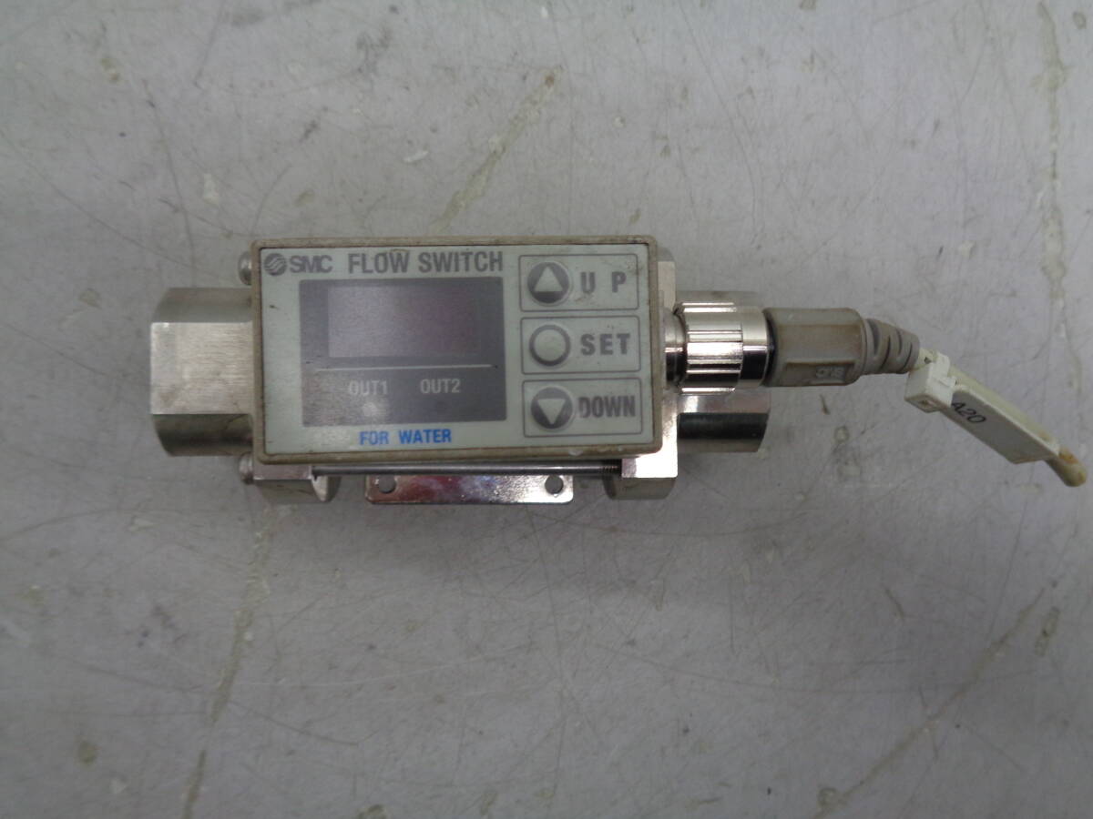 MK9872 SMC 水用デジタルフロースイッチ PF2W704T-N03-67