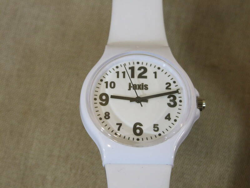 ファッション時計　腕時計　ジェイアクシス（J-AXIS）（メンズ、レディース）ホワイト　腕時計 TCG26-ST 開封未使用品　送料１８０円