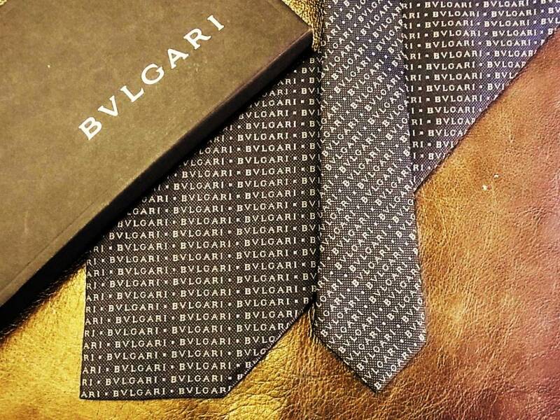 ●bv0339●良品●【BVLGARI】ブルガリ【総ロゴ】 「最高級セッテピエゲ」 ネクタイ