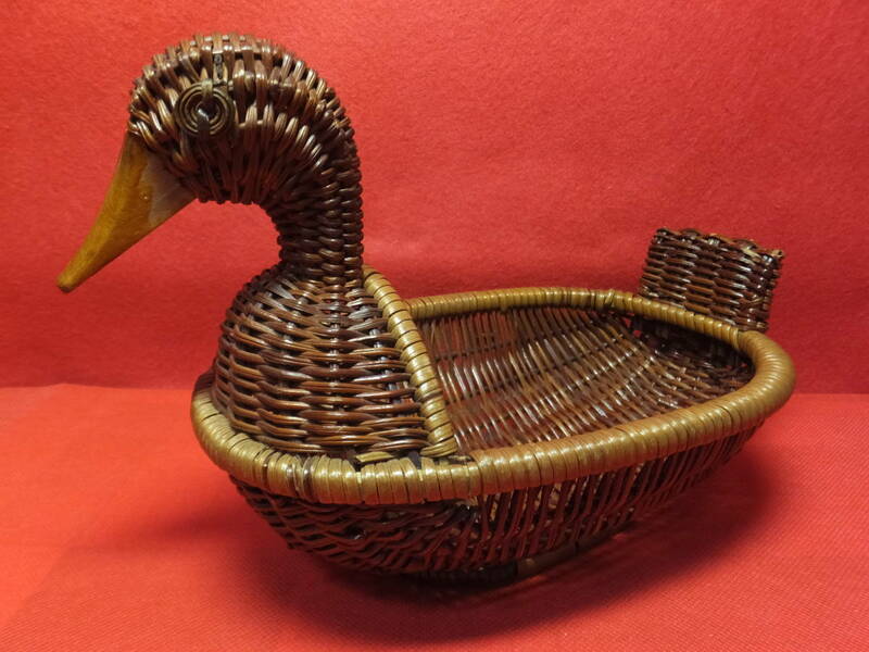 当時もの 昭和レトロ　ラタン 籐製 編みかご バスケット 小物入れ　水鳥　全長約24cm　中古