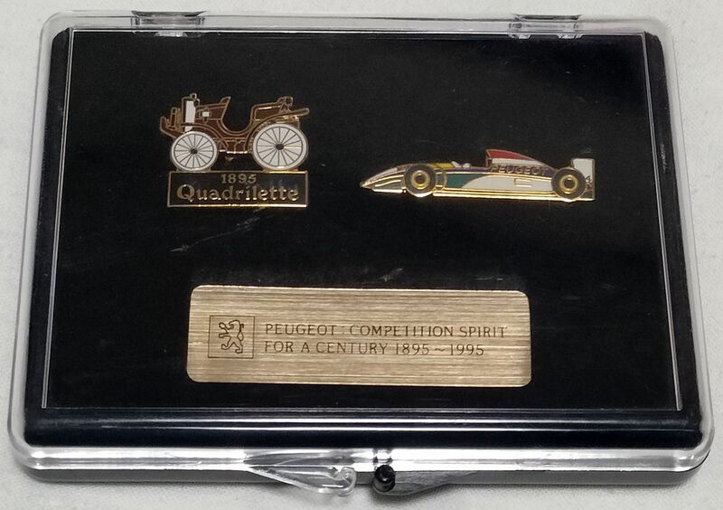 ピンズ　プジョー 100周年記念　タイプ161 クアドリレット　ジョーダン195 F1　PEUGEOT　Quadrilette Jordan ピンバッジ ピンバッチ