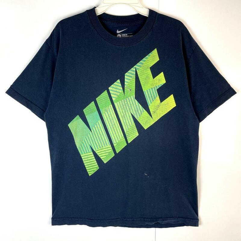 NikeナイキデカロゴプリントTシャツスポーツウェアスウッシュ ブラックグリーン