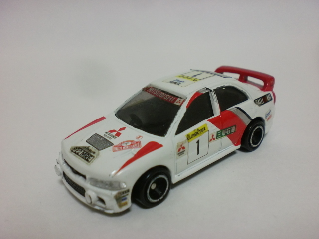 トミカ No.104 三菱 ランサーエボリューションⅣ WRCタイプ