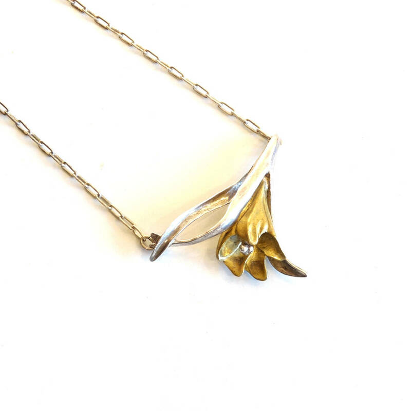 ★Vintage lily design silver necklace
