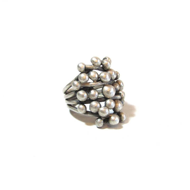 ★Vintage Karen silver ball design ring