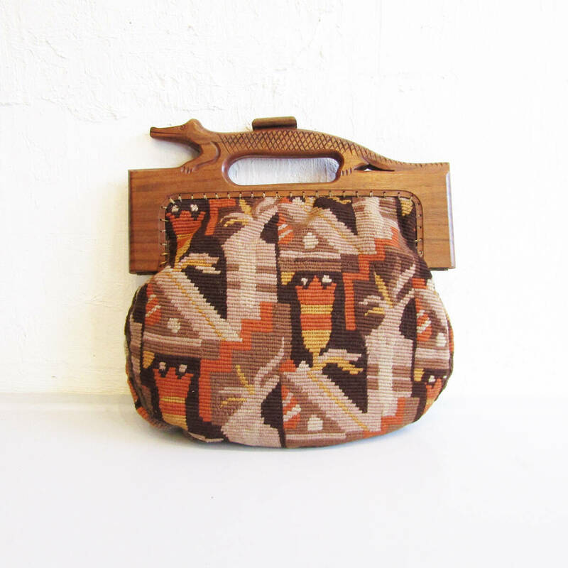 ★Vintage wooden crocodile ethnic design gobelin bag