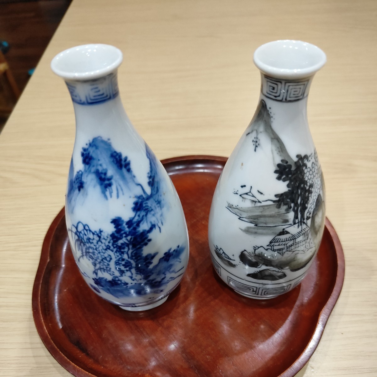 徳利 とっくりアンティーク 一輪挿し 染付 酒瓶 山水画 昔の酒器　レトロ　和風置物 JAPAN　古い酒徳利