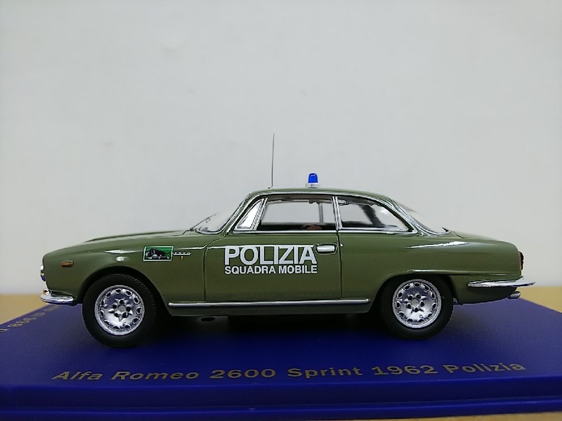 ■ M4 1/43 ALFA ROMEO 2600 SPRINT 1962 POLIZIA グリーン アルファロメオ・スプリント ポリツィア モデルミニカー