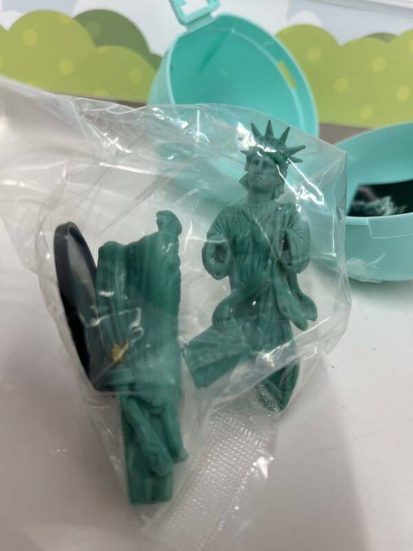 新品 自由すぎる女神 恥じらう女神 statue of liberty