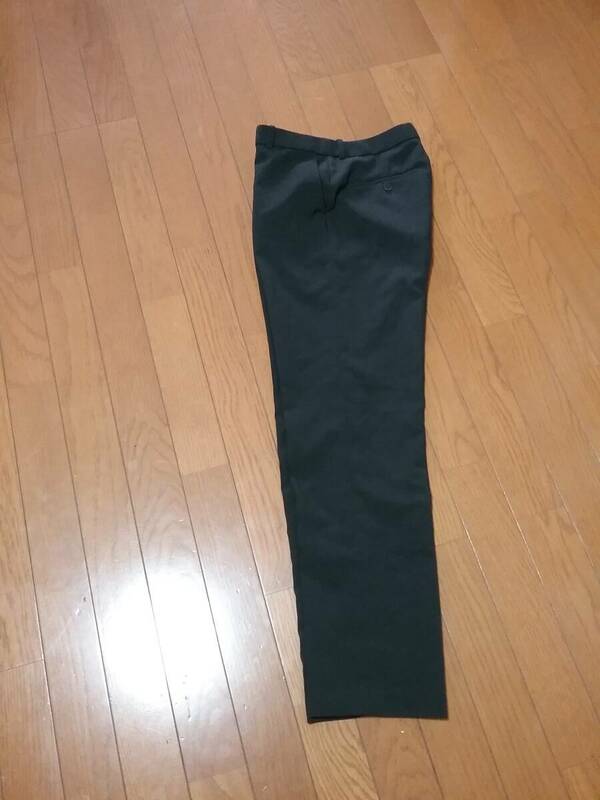 ユニクロ　ズボン（パンツ）ブラック 黒 ウエスト73cm 総丈97cm Mサイズ 送料230円