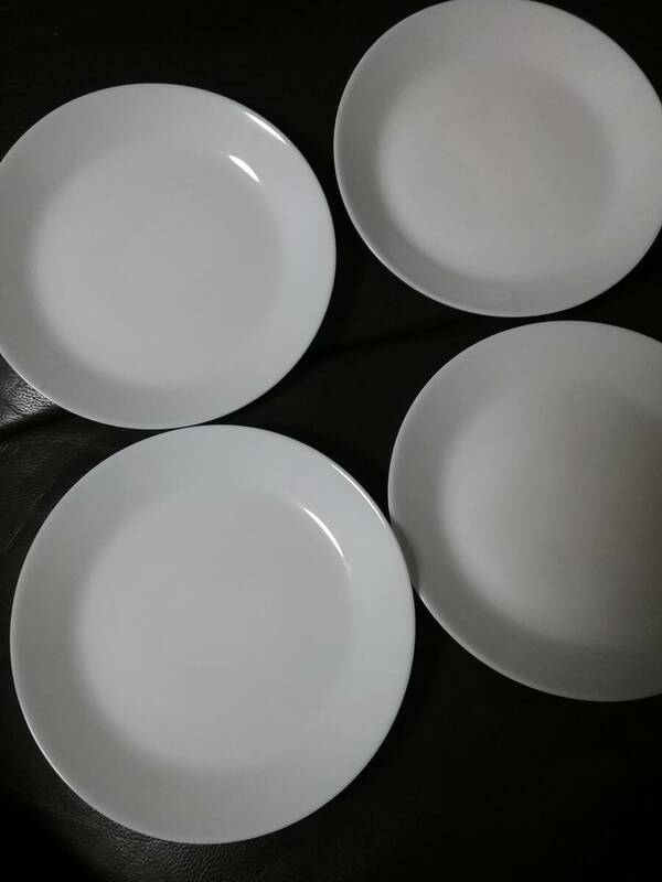 IKEA/イケア　プレート4枚セット　大皿19㎝×1.9cmくらい　ホワイト/白 シルバー　パスタ皿　洋食器 未使用 送料520円