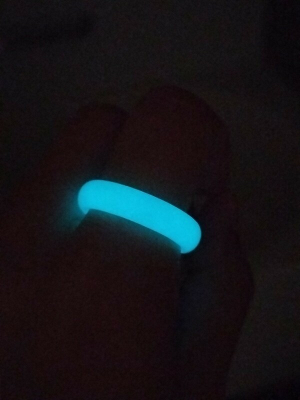 夜光石　光の石　ライトブルー　リング　指輪