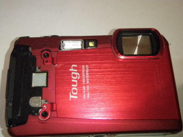 O001-TG820-1　デジタルカメラ　OLYMPUS Tough（タフ）TG-820　(レッド色)