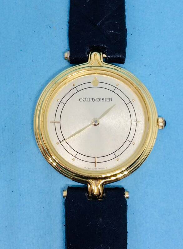 (D40)おしゃれな時計(*'▽')COURVOISIER・クルボアジェ（電池交換済み）ゴールドユニセックス腕時計USED（送料全国一律185円）素敵な時計。