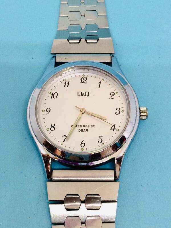 (D03)シンプルな時計(*'▽')シチズンQQ・ラウンド（電池交換済み）シルバー・メンズ腕時計USED（送料全国一律185円）素敵な時計です。