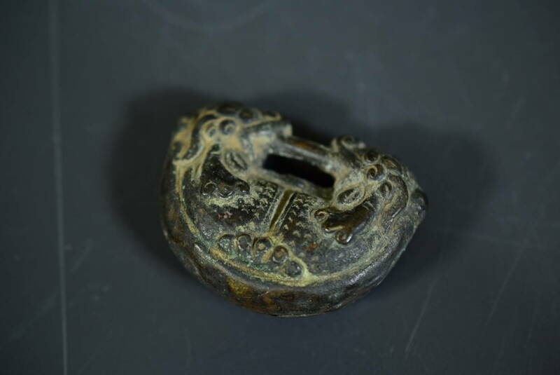 【和】(8430)　コレクター放出品　時代古作　時代彫刻根付　銅錠　提げ物　印籠　銅器