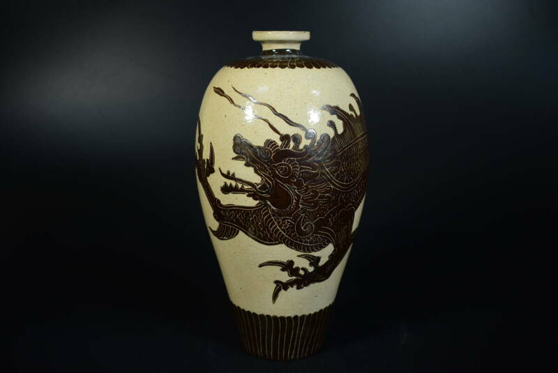 【和】(8567)　時代古作　唐物　磁州窯龍文花生　花瓶　壺　