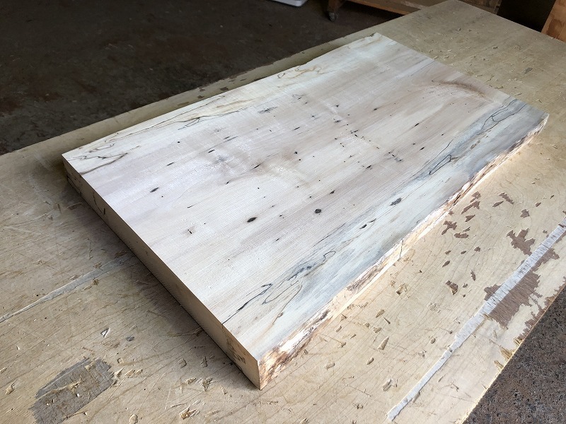 送料無料！【S100A】栃 600×325～338×43㎜ スポルテッド 板材 乾燥材 木工 DIY 材木 天然木 無垢材《銘木すずめや》