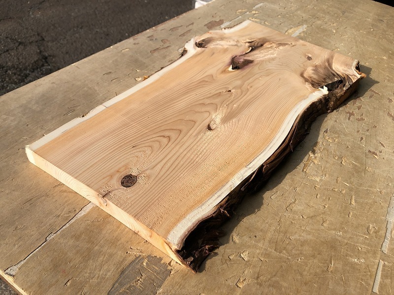 送料無料！！【S291C】一位 550×～275×25㎜ 板材 乾燥材 木工 DIY 材木 天然木 無垢材 《銘木すずめや》