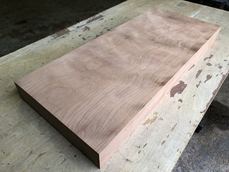 送料無料！【S261B】チェリー 590×255～260×53㎜ 乾燥材 木工 DIY 材木 天然木 無垢材 板材《銘木すずめや》