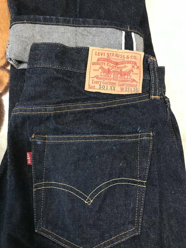 ■　2000年6月　米国　USA　ヴァレンシア工場製　LEVIS　501XX　赤耳　紙パッチ　BIG-E　隠しリベット　濃紺　ボタン裏555刻印　超～美品