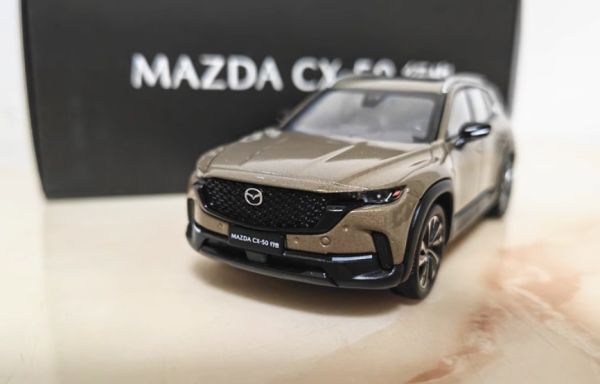 ★人気カラー★オリジナル マツダ CX50 車モデル 2023 マツダ SUV 1:43 合金車 モデル 長安 コレクション 0606