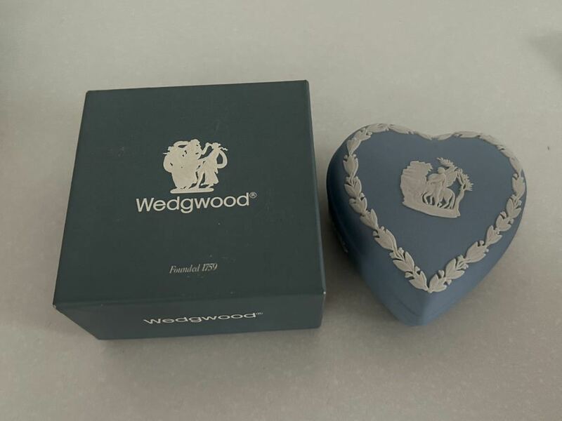 WEDGWOOD ウェッジウッド ジャスパー 小物入れ　ハート　BOX ペールブルー ブルー ハートボックス