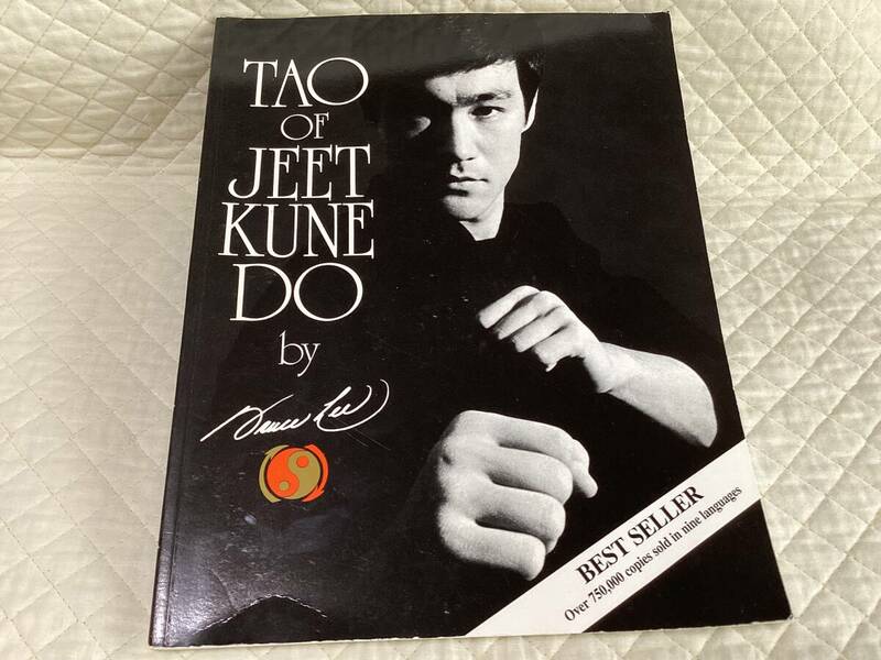 ブルースリー　TAO OF JEET KUNE by Bruce Lee 洋書 ブルース・リー