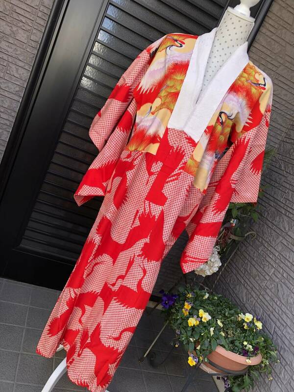 昭和レトロ　アンティーク　着物　和服　ヴィンテージ　鶴の柄　シルク・絹