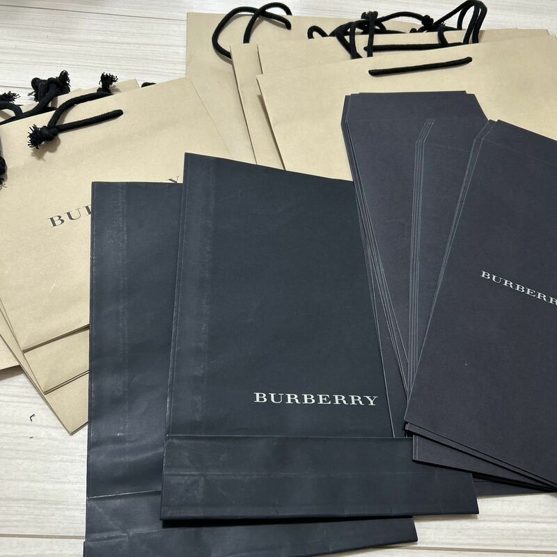 BURBERRY バーバリー　ブランド　ショッパー　ショップ袋　紙袋　ネクタイケース　財布　ショッパー