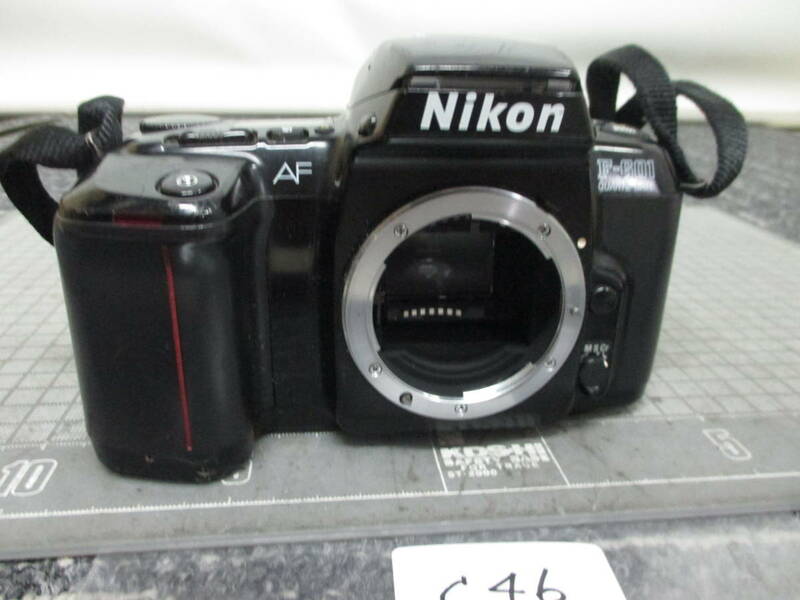 C46　 Nikon F-601 Quartz Date　AF レンズ無し　ジャンク　　