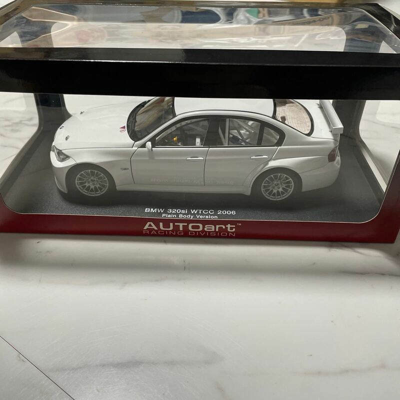 《箱付き》【1/18スケール】BMW 320si WTCC 2006 Plain Body Version AUTOart ミニカー 模型 コレクション放出 白 ホワイト