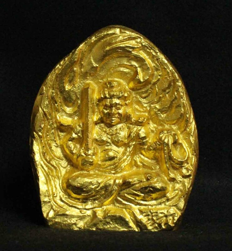 仏教美術◆不動明王　置物　金色◆銅製　gold color　仏像　木箱　 倶利伽羅剣 金属工芸　ブロンズ像 bronze 密教