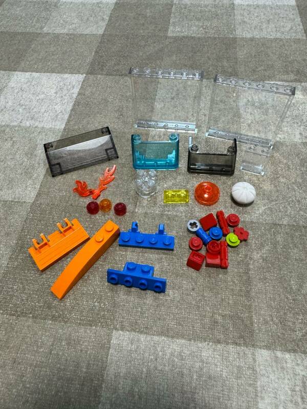 即決　送料無料　LEGO　レゴ　　ブロック　　特殊パーツ　透明パーツ　オレンジ　ブルー　レッド　37