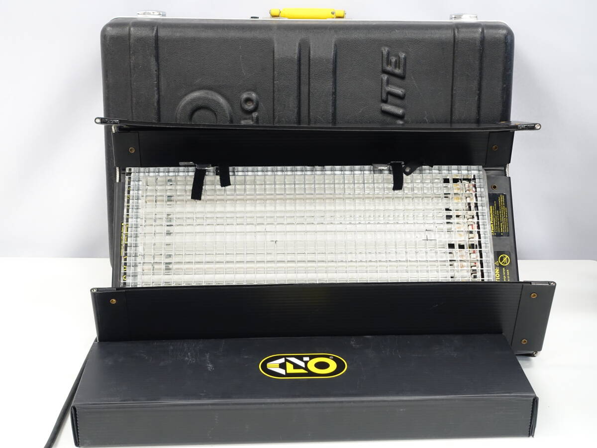 KINO FLO DIVA LITE 400 DIV-400U 蛍光灯ライト 照明 専用ケース付き *396949