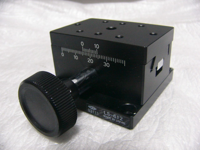 ★未使用★ 中央精機 LS-612 60x40mm ねじ式X軸ステージ 可動±15mm