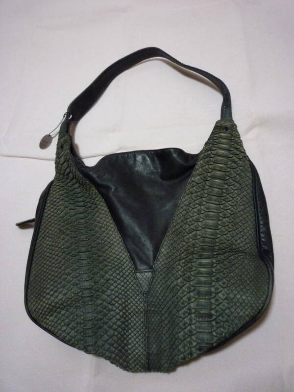 JRA　パイソン　革　ショルダーバッグ　かばん　日本製　グリーン　緑　美品