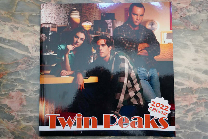 新品 ★ ツイン・ピークス Twin Peaks 2022 カレンダー ★ コレクションアイテム