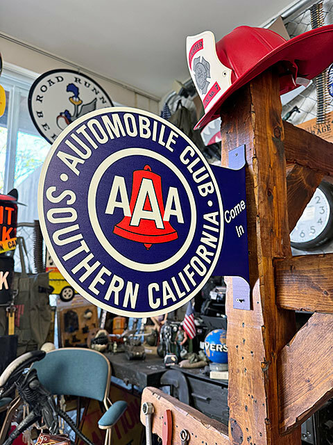 アメリカ自動車協会　トリプルエー　サイド看板　両面プリント　フランジメタルサイン　トリプルA　カリフォルニア