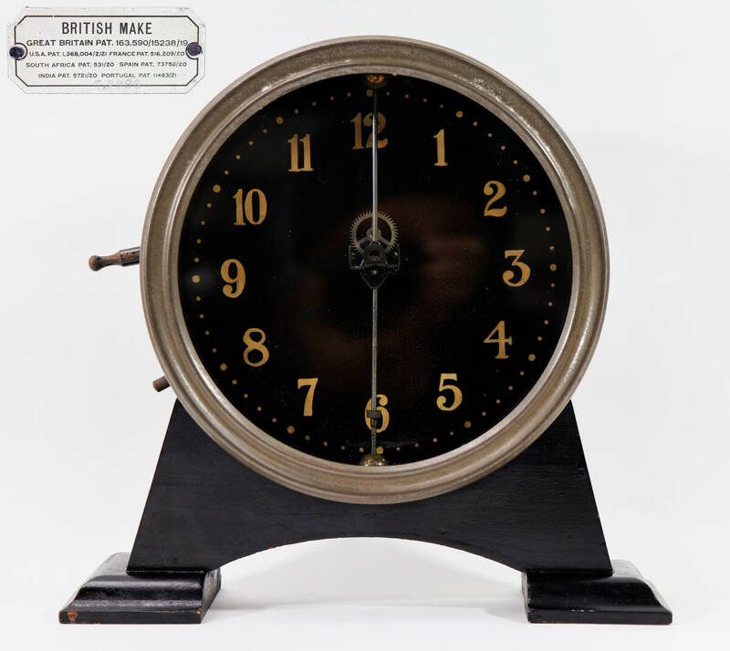 稀少 BRITISH MAKE 英国製重力・自重置時計振り子式のディスプレイ アンティーク