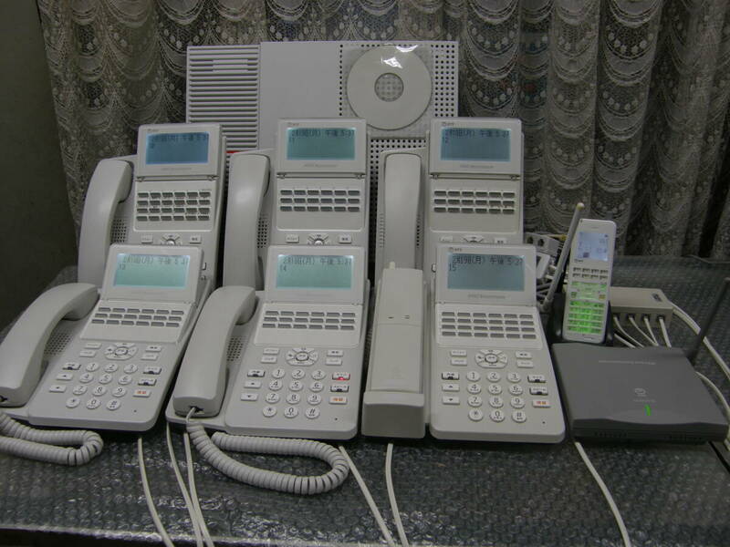 S438 N1-S 工事済 VMU：音声メールのある標準電話５台とディジタルとカールコードレス、IP電話の４cHBRUのあるきれいなスターの７台。
