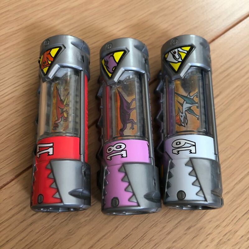 送料120円　キョウリュウジャー 獣電池　同梱可能 17 18 19 オビラップー　イゲラノドン　トペランダ　3本