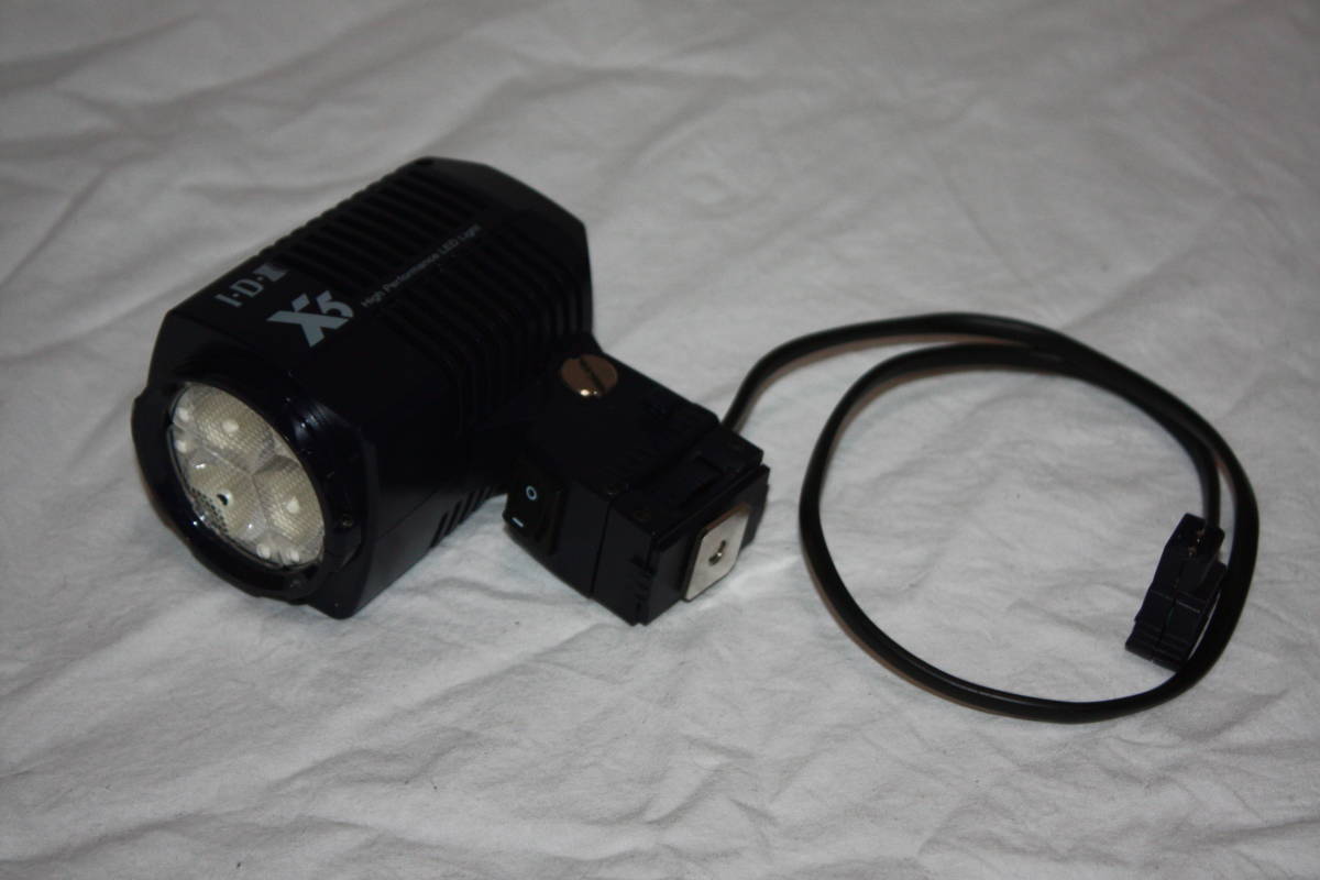 IDX　X5-Lite　美品　LEDビデオライト(Dタップ式)（検索：PXW-、HXR-、PMW-、HVR-、AG-UX、AJ-PX、AG-HPX、AG-AC）