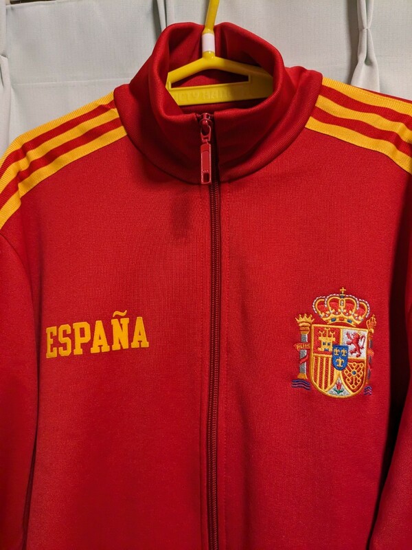 アディダス　トラックジャケット　スペイン　サッカー FIFA ワールドカップ　赤　L　レッド　検索イニエスタ ラウール　シャビ　プジョール