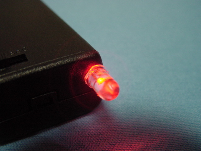 防犯 防獣 害獣 夜間目印 車上荒し対策に高輝度 赤LED点滅 簡易タイプ 電池駆動で単三乾電池2本で点滅します 赤LED点滅 防犯抑止に