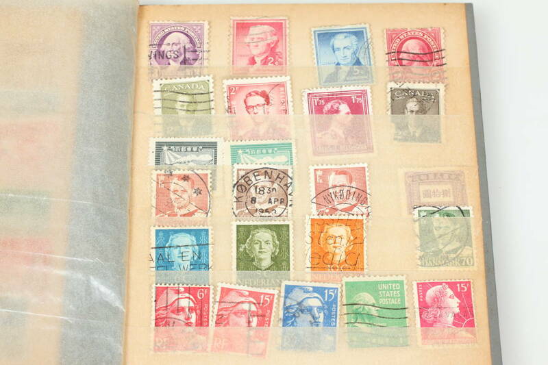 管26967ニ　世界の切手　使用済み　各種おまとめ　ストックブック１冊分