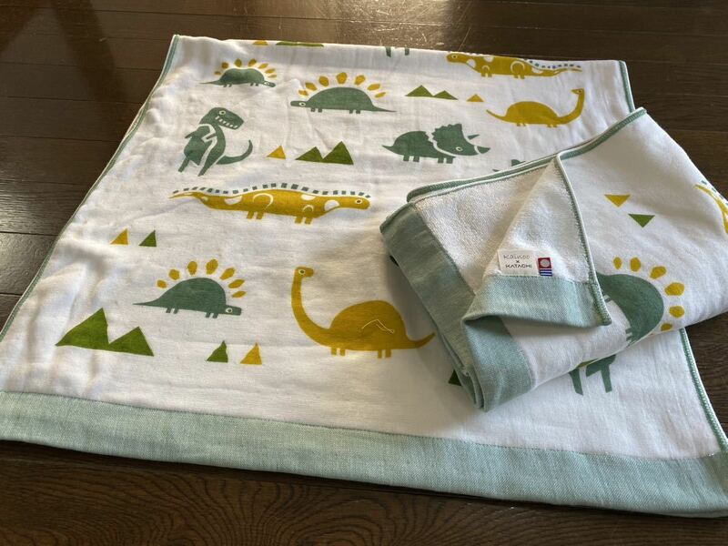 今治タオル【新品】表ガーゼ裏パイルの可愛い恐竜柄バスタオル2枚