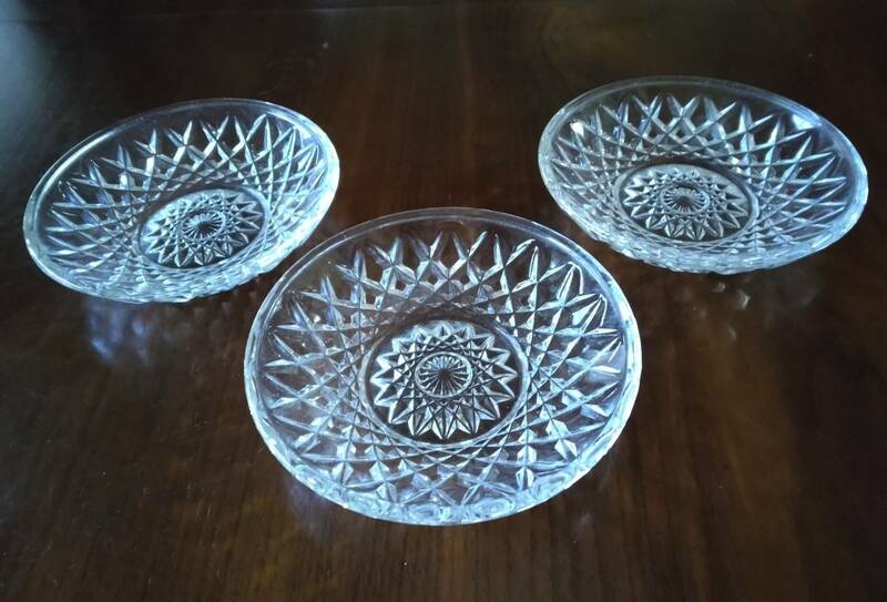 昭和レトロ　ガラス小皿　カッティングプレート　3枚