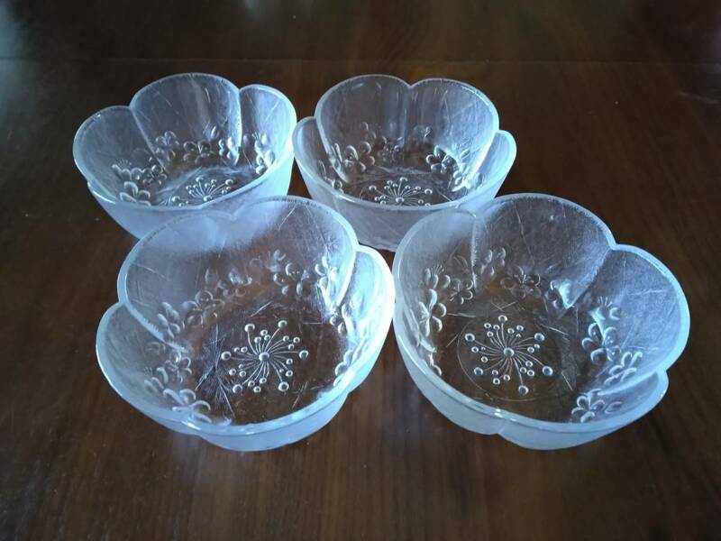 昭和レトロ　ガラス小鉢　４個